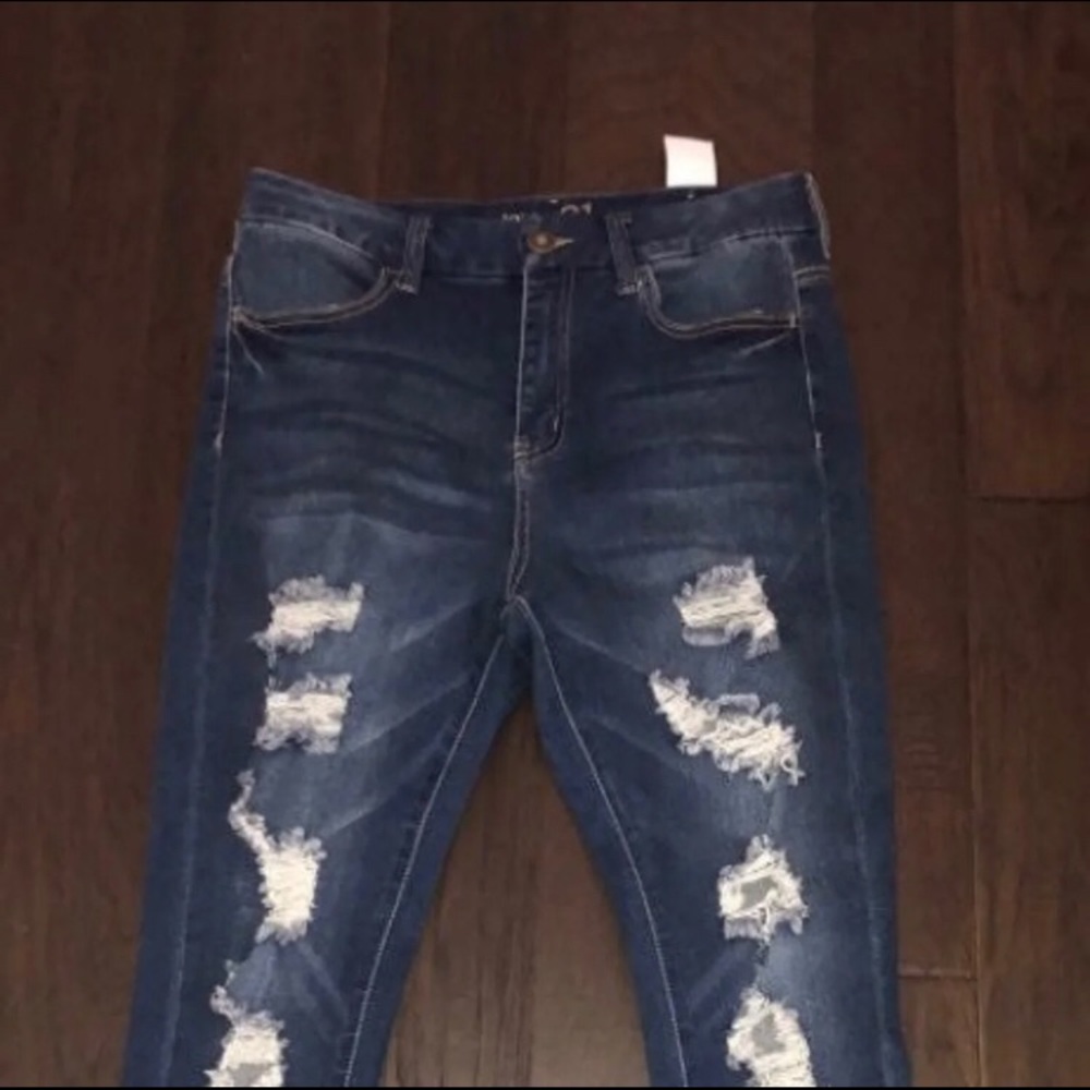 Women’s rue21 distressed skinny jeans NWT